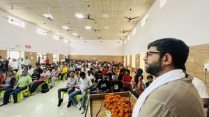 हरियाणा: दिग्विजय चौटाला बोले, कमजोर वर्ग के युवाओं को राजनीति में आने का अवसर देते है छात्र संघ चुनाव