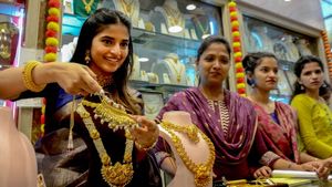 आजादी के बाद से अब तक 660 गुना बढ़ीं सोने की कीमतें, 1947 में कितना था Gold-Silver का दाम?
