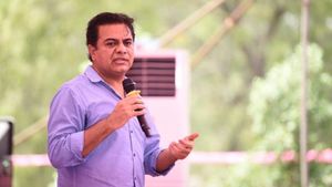 तेलंगाना: हथकरघा कामगारों के लिए कल्याणकारी कार्यक्रमों की घोषणा करेगी KCR सरकार, मंत्री केटीआर ने दी जानकारी