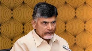 Andhra: मीडिया को डरा रही सरकार, TDP की चीफ चंद्रबाबू नायडू का बड़ा आरोप 