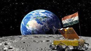 India on Moon: इक बगल में चाँद होगा, इक बगल में रोटियाँ