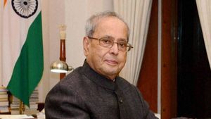 Pranab Mukherjee: क्लर्क से राष्ट्रपति पद तक पहुंचे थे प्रणव मुखर्जी, लेकिन PM बनने का सपना रहा अधूरा