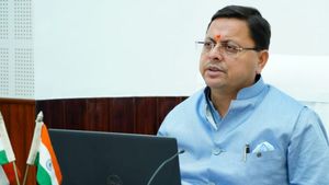 Uttarakhand: भ्रष्ट्राचार के खिलाफ सीएम धामी का सख्त एक्शन, तीन अधिकारियों पर कार्रवाई