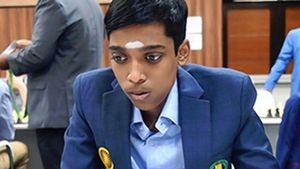 FIDE World Cup: ग्रैंडमास्टर प्रगनानंद ने किया कमाल, विश्व के नंबर 2 खिलाड़ी को हराकर राउंड 16 में बनाई जगह