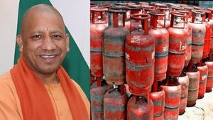 दिवाली पर उज्ज्वला योजना के लाभार्थियों को मुफ्त एलपीजी गैस सिलेंडर देगी योगी सरकार, खाते में आएंगे रुपए