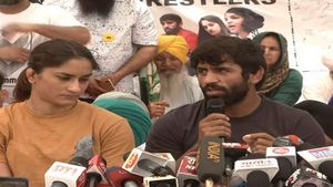 पहलवानों की प्रेस कॉन्फ्रेंस से पहले राजघाट पर धारा-144 लागू, विनेश फोगाट ने नई तारीख को लेकर किया बड़ा ऐलान