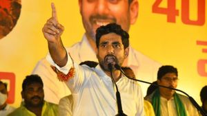 आंध्र प्रदेश: टीडीपी प्रमुख नायडू के बेटे नारा लोकेश ने  फिर से टाली अपनी 'युवा गलम पदयात्रा'
