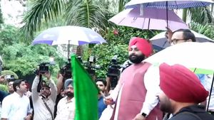पंजाब: CM मान का एक और वादा पूरा, प्रिंसिपलों का एक और बैच सिंगापुर रवाना, शिक्षा मंत्री ने दिखाई हरी झंडी
