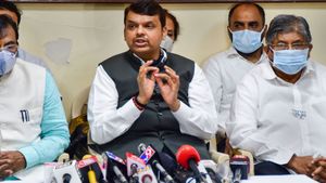 महाराष्ट्र: देवेंद्र फडणवीस ने NCP नेता अजित पवार के खिलाफ टिप्पणी के लिए बीजेपी एमएलसी की खिंचाई की
