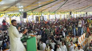 देवीलाल की जयंती पर JJP ने राजस्थान में फूंका चुनावी बिगुल, दुष्यंत चौटाला ने की ये बड़ी घोषणाएं