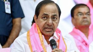 तेलंगाना: अपना घर बनाने वालों के लिए सीएम केसीआर ने उठाया बड़ा कदम, उचित मूल्य पर होगी रेत की आपूर्ति