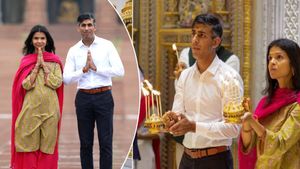 Swaminarayan Sect: स्वामीनारायण संप्रदाय के अक्षरधाम मंदिर में ऋषि सुनक, जानें उसका इतिहास  