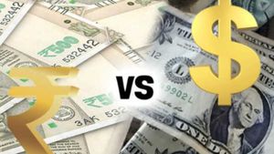Rupee Depreciation: डॉलर के बाजार में क्यों गिर रहा है रूपया?