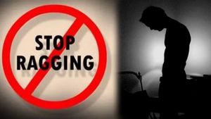 Ragging: जारी है रैंगिग के नाम पर बर्बर और बेहूदा व्यवहार 