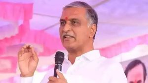 तेलंगाना:  दूरदराज के गांवों के लोगों को शहर जैसी सुविधाएं देगी  KCR सरकार 