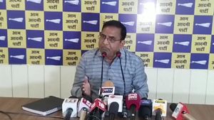 आम आदमी पार्टी ने मणिपुर और मध्य प्रदेश का किया जिक्र, कहा- कानून व्यवस्था की बात न करे BJP