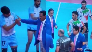 Asian Games: कबड्डी में भारत-ईरान के गोल्ड मेडल मैच में हंगामा, पॉइंट के विवाद के बीच मुकाबला सस्पेंड