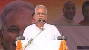 बालोद में कांग्रेस की विशाल चुनावी सभा, CM भूपेश बघेल ने पूर्व मुख्यमंत्री डॉ रमन सिंह को लिया आड़े हाथों