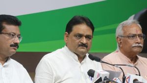 बीजेपी नेता की हत्या पर मचा सियासी बवाल, कांग्रेस बोली- भाजपा लाशों पर राजनीति कर रही है