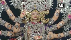 ओडिशा: लोगों ने देवी दुर्गा को दी भव्य विदाई, निकाले भव्य शोभा यात्रा