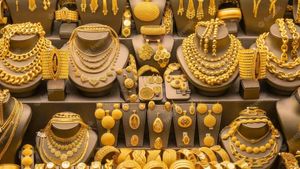 Gold-Silver Price Today: नवरात्रि से पहले चढ़ा सोना-चांदी का भाव, जानें 10 ग्राम गोल्ड की कीमत
