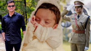 IPS Became Mother: नवजोत सिमी के प्‍यार में पश्चिम बंगाल छोड़ बिहार कैडर चले आए IAS तुषार सिंगला