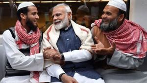 Caste Politics: विपक्ष खुद भाजपा को हिंदुत्व पर ले आया 