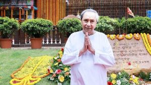 'अमा ओडिशा नबिन ओडिशा' योजना के विज्ञापन में पार्टी निशान यूज करने पर भाजपा ने घेरा, बीजद ने दिया करारा जवाब 