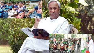 ओडिशा सीएम पटनायक ने शुरू की  मिशन शक्ति स्‍कूटर योजना,  15 हजार महिलाओं को दिए गए स्‍कूट