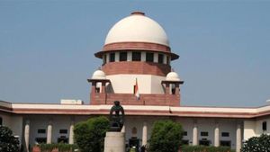 Disqualification of MPs: सुप्रीमकोर्ट की गलती से बर्खास्तगी और बहाली का ड्रामा