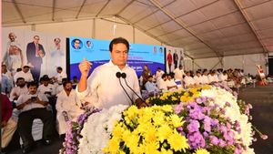 तेलंगाना चुनाव 2023: KTR  बोले- अगर कांग्रेस या भाजपा पैसा देती है तो आप ले सकते हैं लेकिन वोट BRS को ही दें 