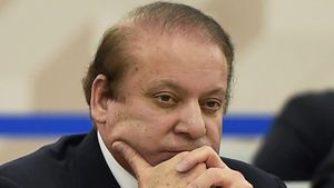 Nawaz Sharif: वतन वापसी में नवाज शरीफ के सामने दोहरी चुनौती