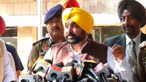 पंजाब: भगवंत मान सरकार पुलिस की बड़ी कामयाबी, हथियार सहित 5 गिरफ्तार