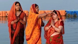 Chhath Chalisa 2023:  छठ पूजा पर पढ़ें ये चालीसा और करें इस श्रोत का पाठ, खुल जाएगी किस्मत 