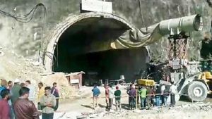 Tunnel Collapse: सिलक्यारा  की सुरंग में फंस गया तेज गति का विकास?