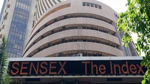Share Market: सेंसेक्स ने बनाया रिकॉर्ड हाई, 70000 के पार 