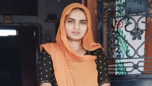 Premila Kanwar Success Story: पति की मौत के बाद फिर उठाईं किताबें और कामयाब हो गई प्रेमिला कंवर