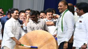 YSRCP प्रमुख जगन ने 2024 में विपक्ष पर 'महायुद्ध' की घोषणा की, कहा- मैं अर्जुन हूं...
