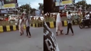 तो इसलिए 26 जनवरी को बंद होते हैं ठेके! नशा करते ही जागी लोगों की देशभक्ति, वायरल हुआ VIDEO