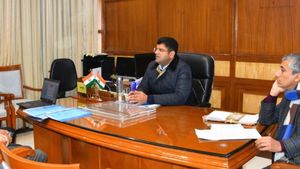 हिसार एयरपोर्ट से अप्रैल में शुरू होगी कई शहरों के लिए हवाई यात्रा: डिप्टी सीएम चौटाला
