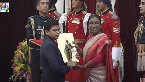 Lalit Kumar को यूं ही नहीं मिला द्रोणाचार्य अवॉर्ड, संघर्षों से भरी है मैट से कोचिंग तक की यात्रा