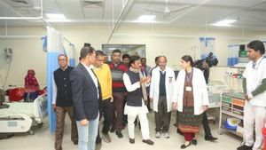 मध्‍य प्रदेश डिप्‍टी सीएम ने भोपाल के हमीदिया अस्‍पताल का किया निरीक्षण 