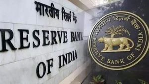 Paytm  पर RBI का एक्शन, पेमेंट्स बैंक से नए कस्टमर्स को जोड़ने पर लगाया बैन