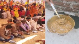 भंडारे के खाने का लुत्फ उठा रहे थे लोग, तभी आलू-गोभी की सब्जी में निकला जहरीला सांप, सामने आया VIDEO