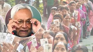 Bihar Women: बिहार में महिला वोटर नीतीश के साथ रहेंगी या छिटकेंगी?