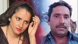 क्या पाकिस्तान में बैठे गुलाम हैदर के फोन में हैं सीमा हैदर के राज? एक्स हसबैंड के साथ का ये वीडियो VIRAL