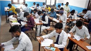 UP Board Exam 2024: UP 10th-12th Board Exam आज से शुरू,  जानिए इसके बारे में सबकुछ