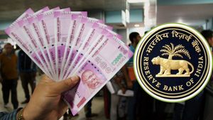 अभी भी लोगों ने दबा रखे हैं 8,470 करोड़ रुपये के 2000 के नोट, RBI ने जारी किया ये आंकड़ा