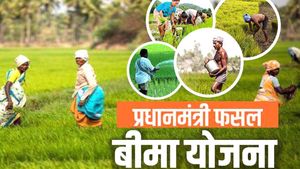 PM Fasal Bima: आपदा से फसलों के नुकसान की भरपाई के लिए है ‘प्रधानमंत्री फसल बीमा योजना’, जानें इसकी प्रक्रिया