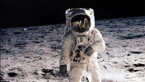 Colony on Moon: कितने लोग रह सकते हैं चांद पर, कैसे बनाई जाएंगी मानव बस्तियां?
